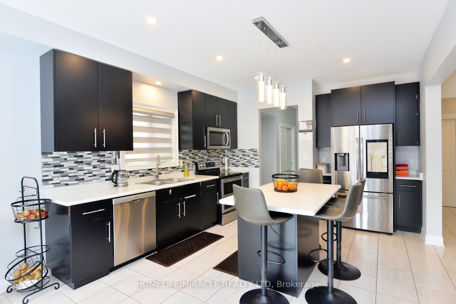 Photo 8 of 18 Swan Avenue E, Pelham, Fonthill — HOMEH