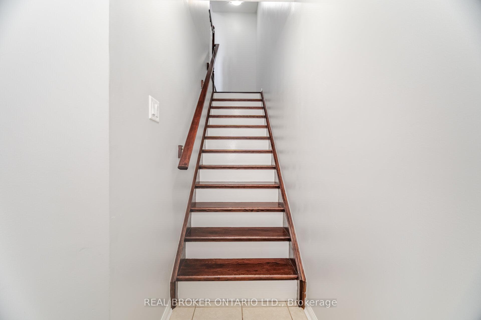 Photo 12 of 40 Suitor Court, Milton, Willmott — HOMEH