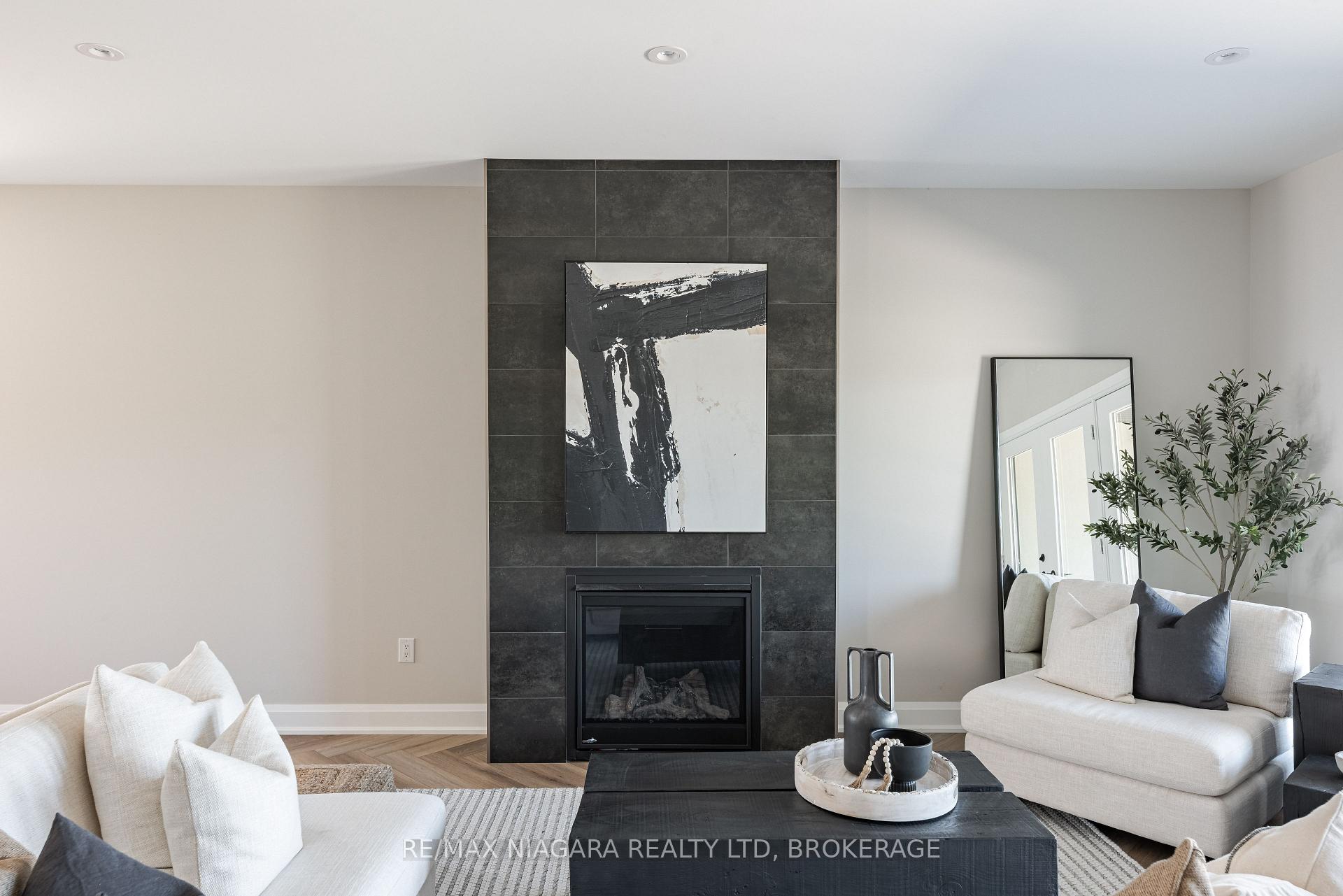 Photo 8 of 1 Stickles Street, Pelham, Fonthill — HOMEH