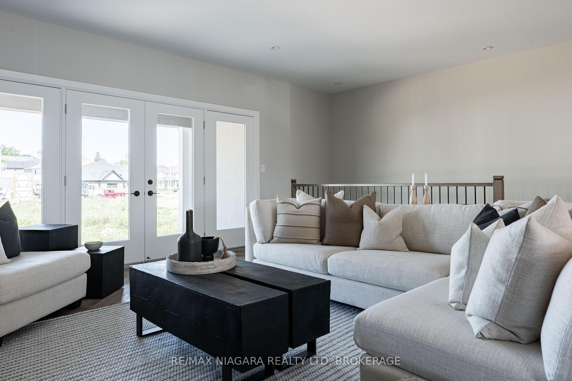 Photo 12 of 1 Stickles Street, Pelham, Fonthill — HOMEH