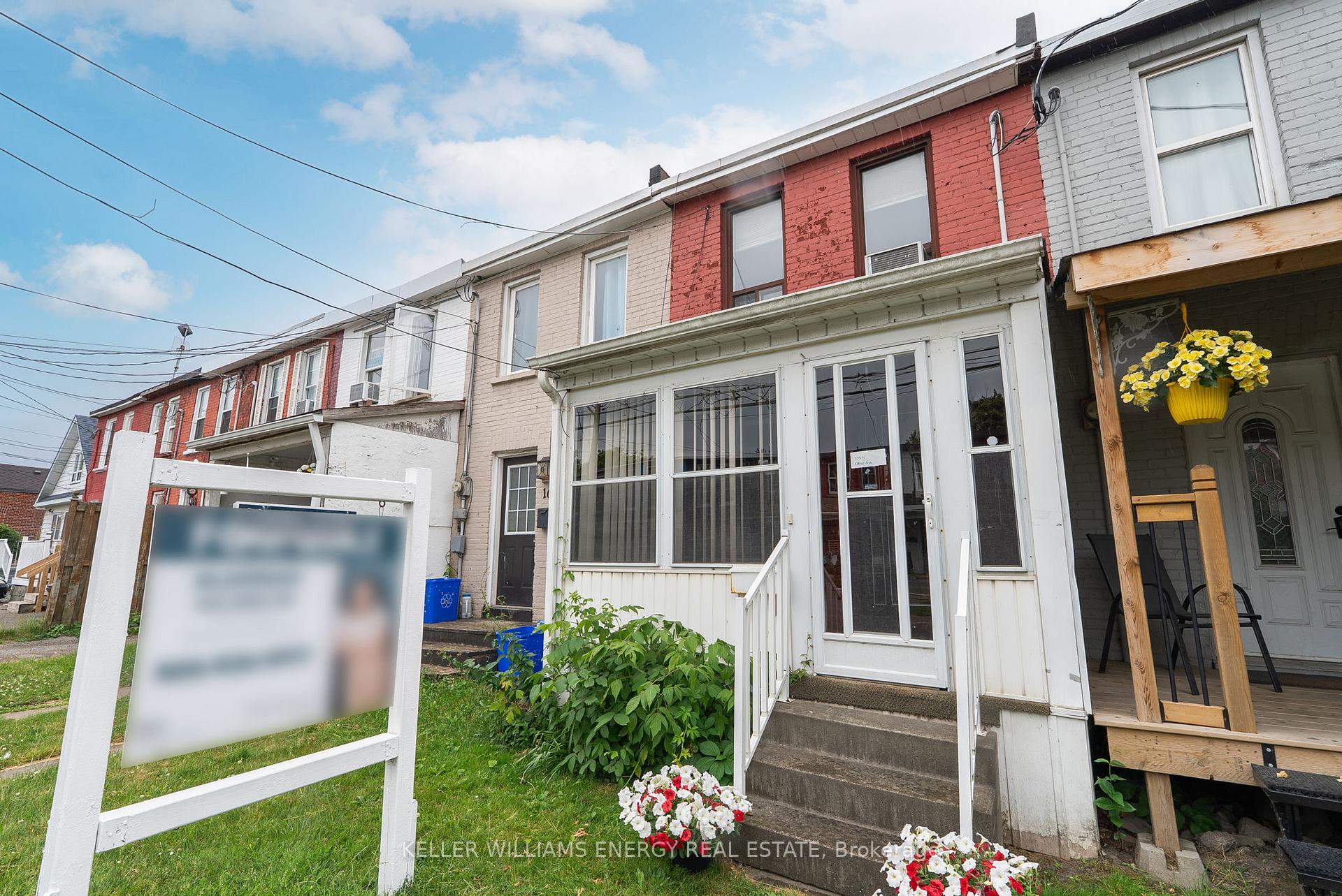 Front of 159 1/2 Olive Avenue