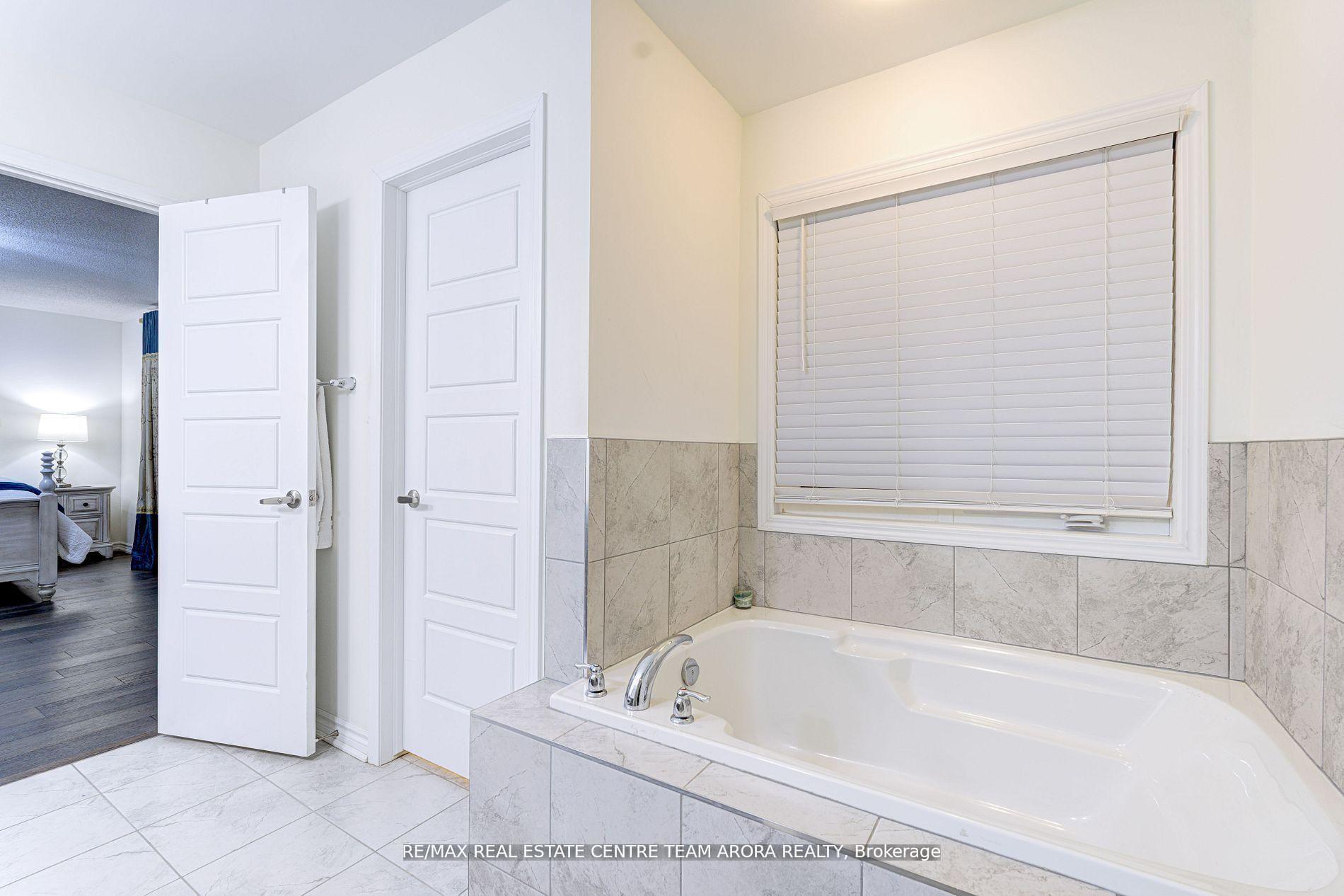Photo 20 of 1316 Whitney Terrace, Milton, Ford — HOMEH