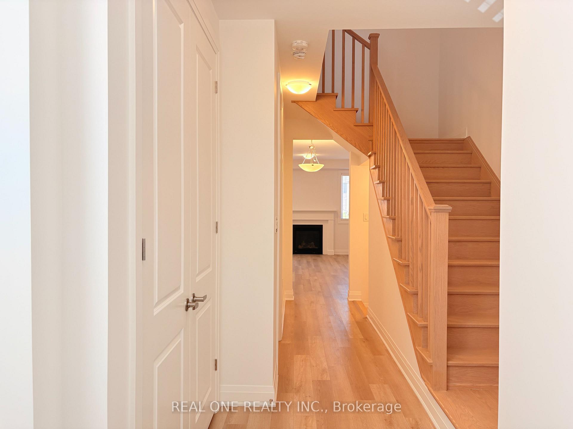 Photo 3 of 1260 Manitou Way, Milton, Bowes — HOMEH