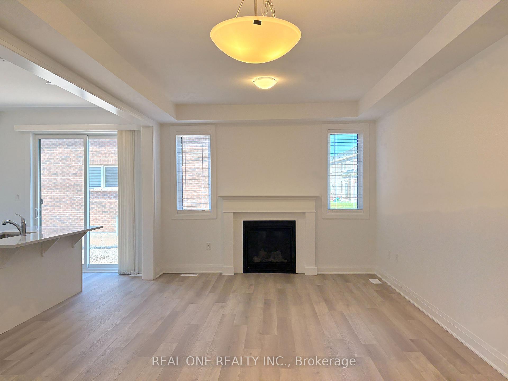 Photo 4 of 1260 Manitou Way, Milton, Bowes — HOMEH