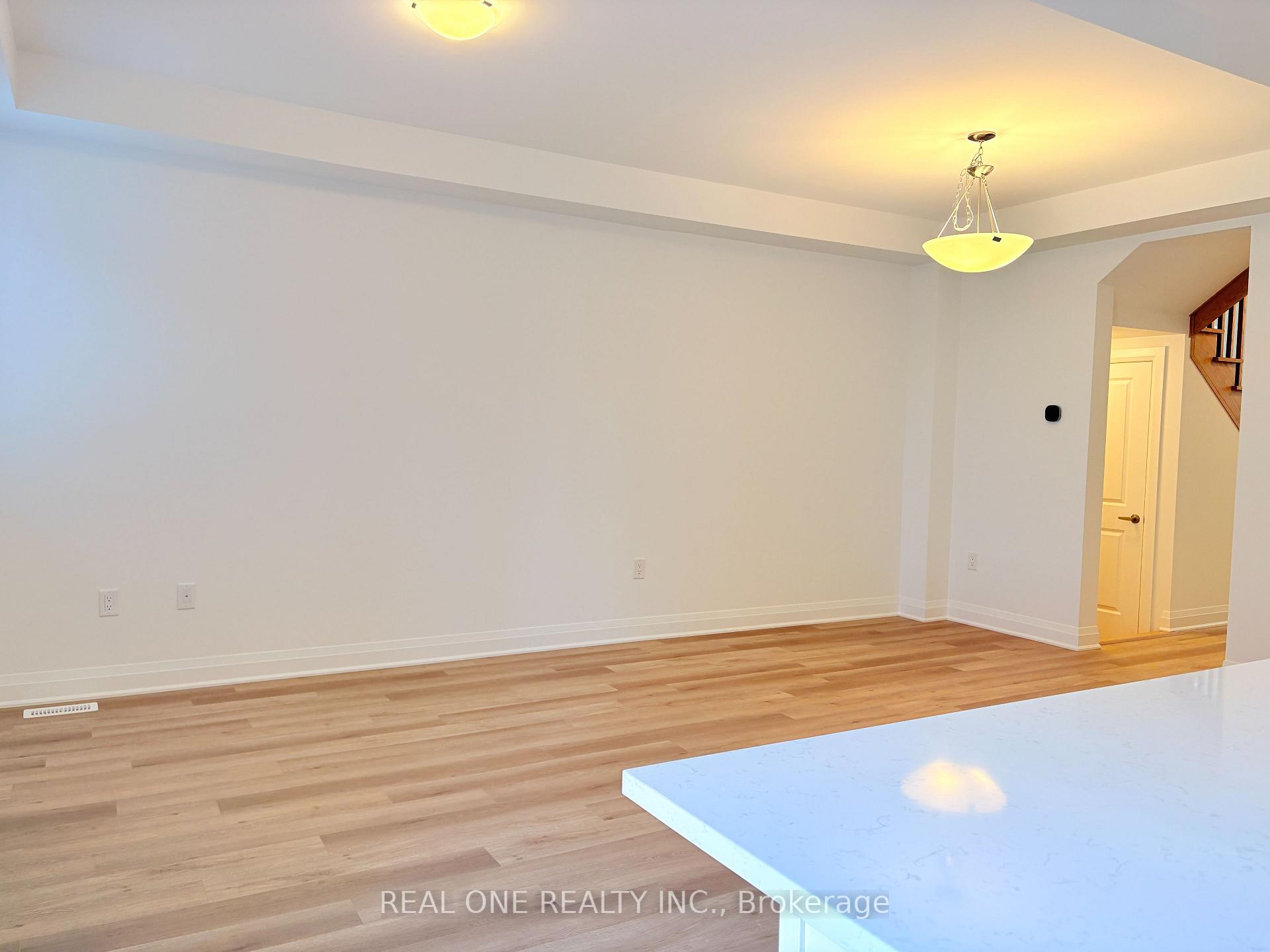 Photo 5 of 1260 Manitou Way, Milton, Bowes — HOMEH