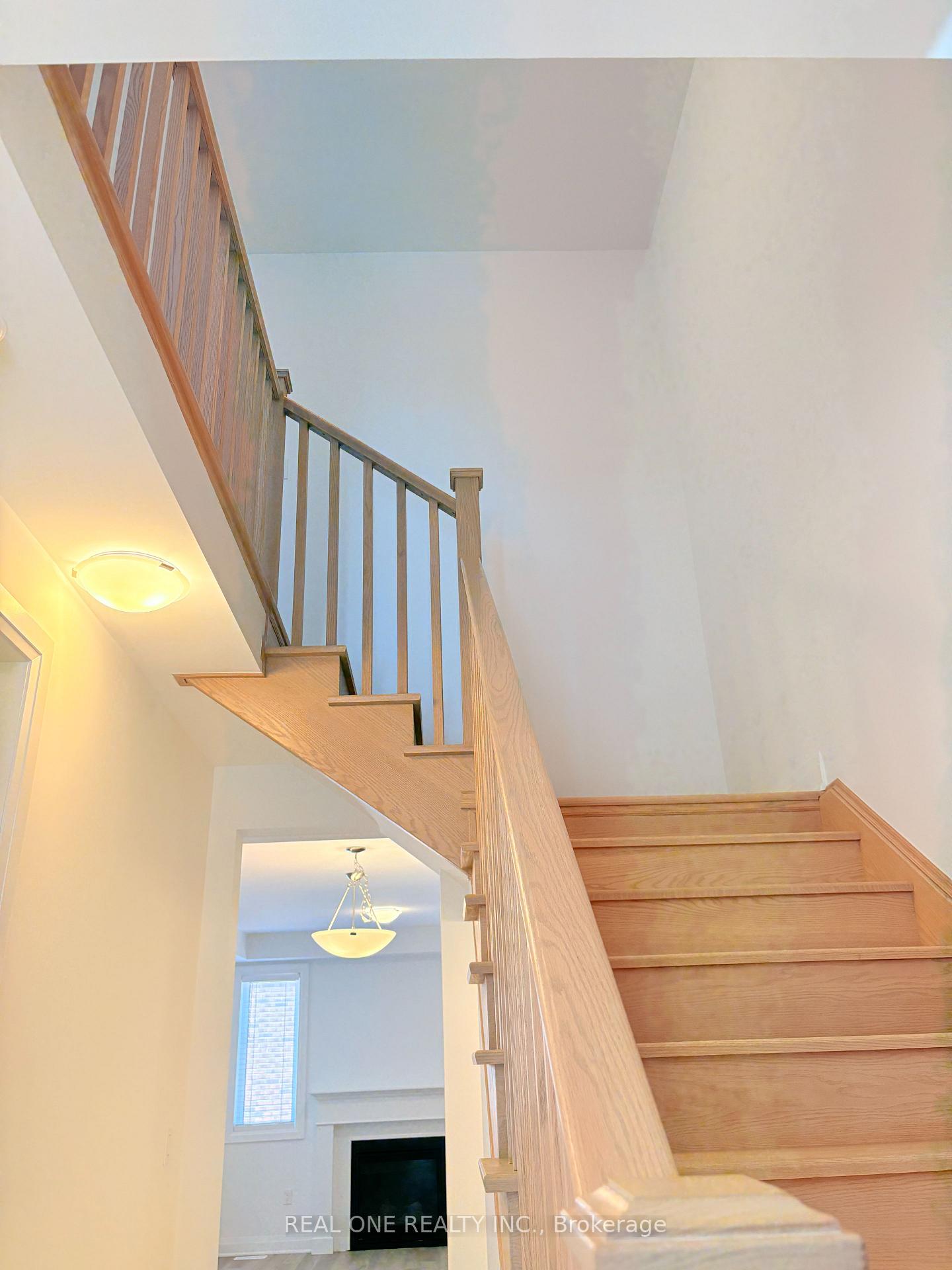 Photo 9 of 1260 Manitou Way, Milton, Bowes — HOMEH