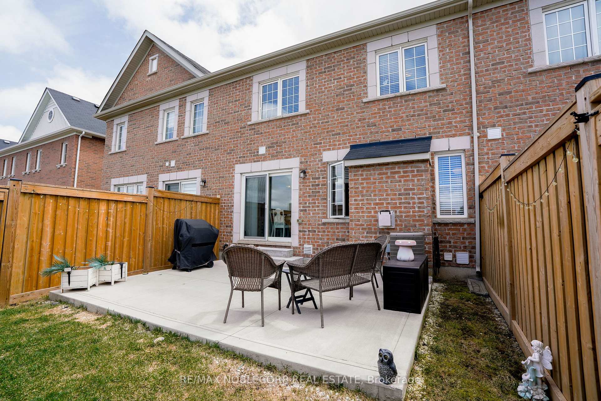 Photo 19 of 1152 Duignan Crescent, Milton, Ford — HOMEH