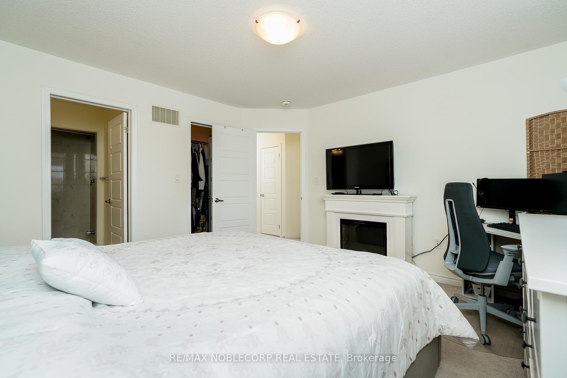 Photo 6 of 1152 Duignan Crescent, Milton, Ford — HOMEH