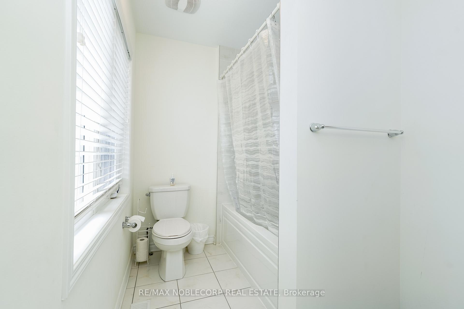 Photo 3 of 1152 Duignan Crescent, Milton, Ford — HOMEH