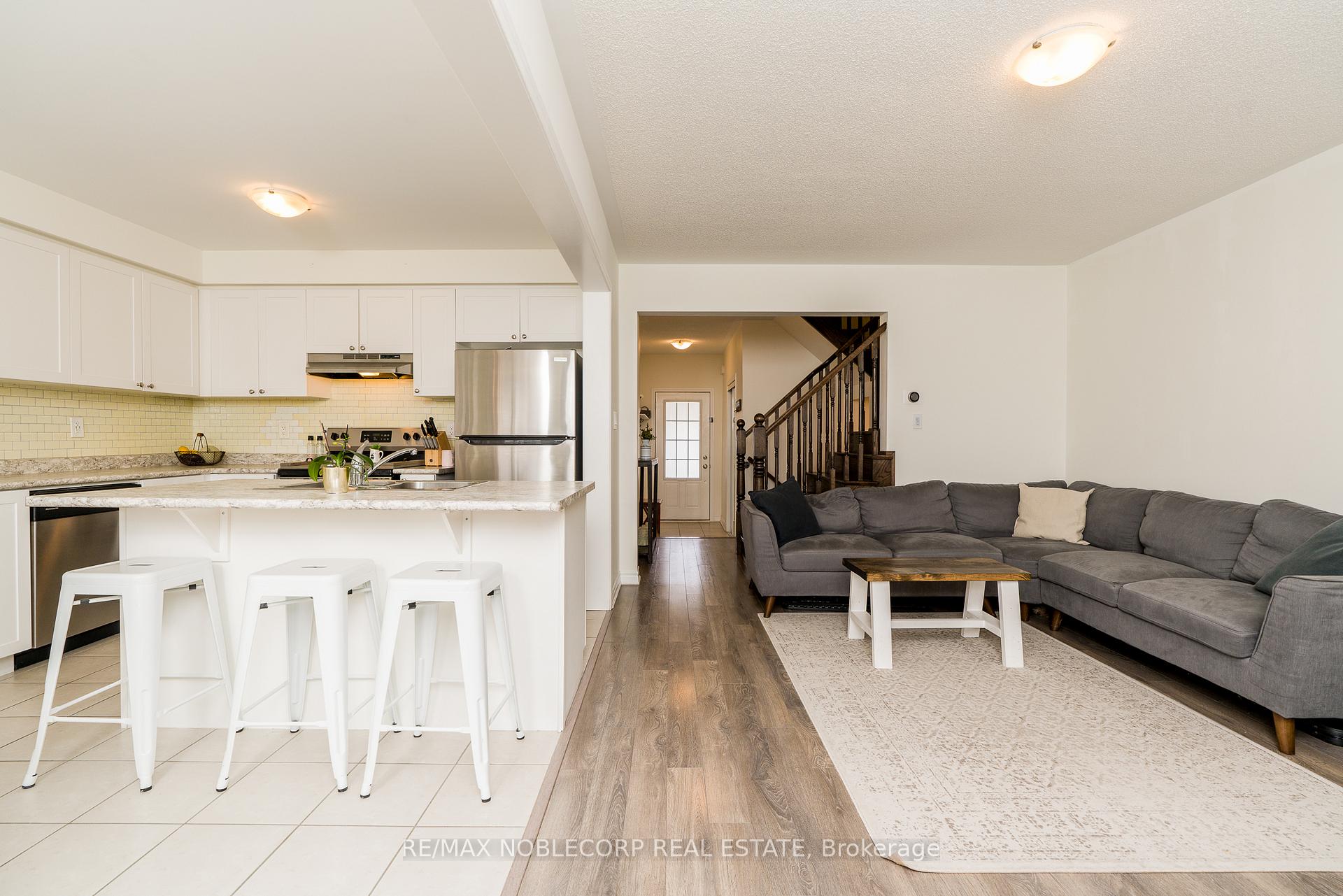 Photo 12 of 1152 Duignan Crescent, Milton, Ford — HOMEH
