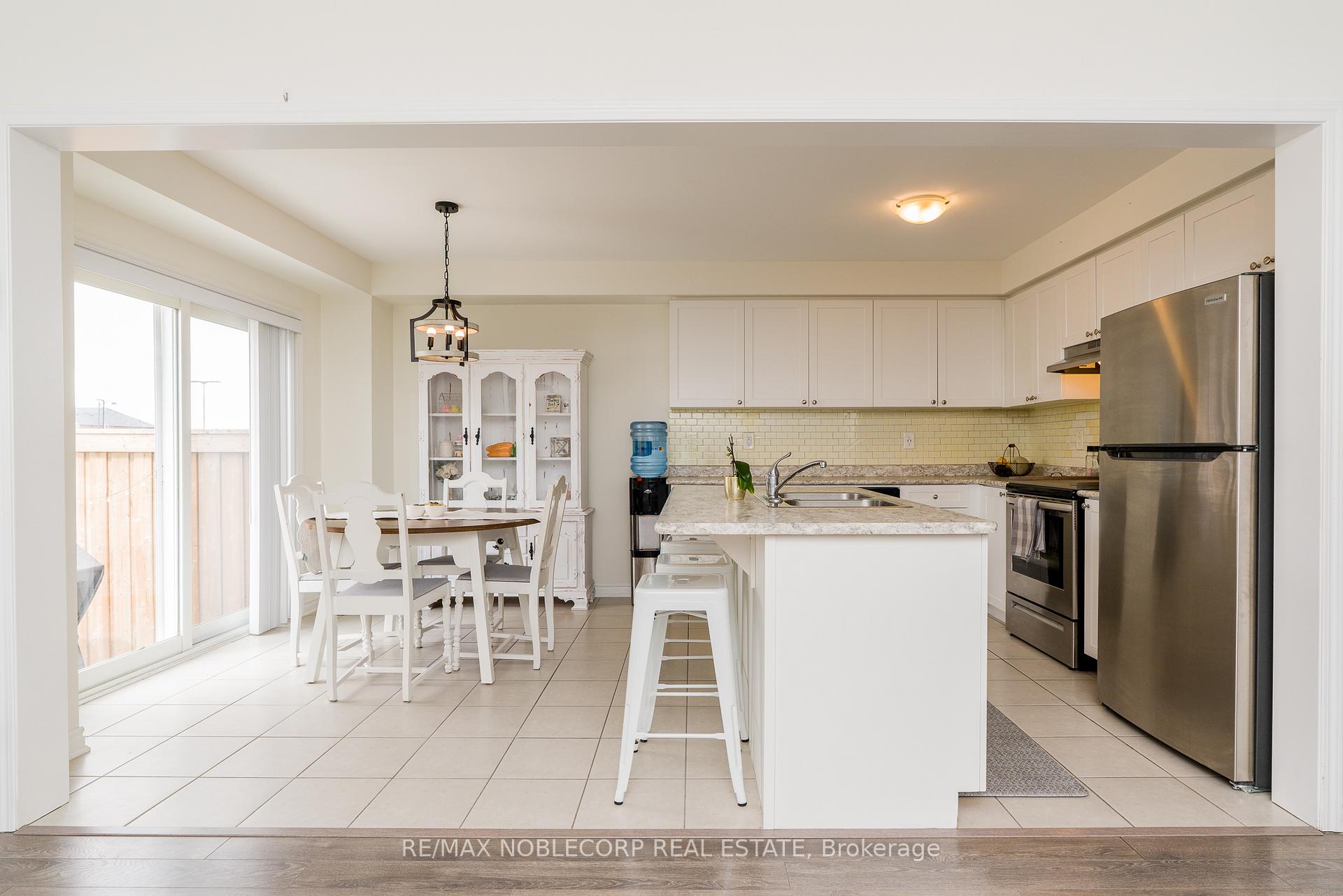 Photo 21 of 1152 Duignan Crescent, Milton, Ford — HOMEH