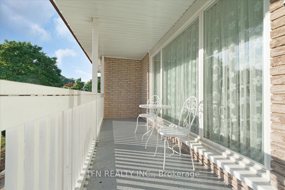 Photo 3 of 6440 Pitton Road, Niagara Falls, West Wood — HOMEH