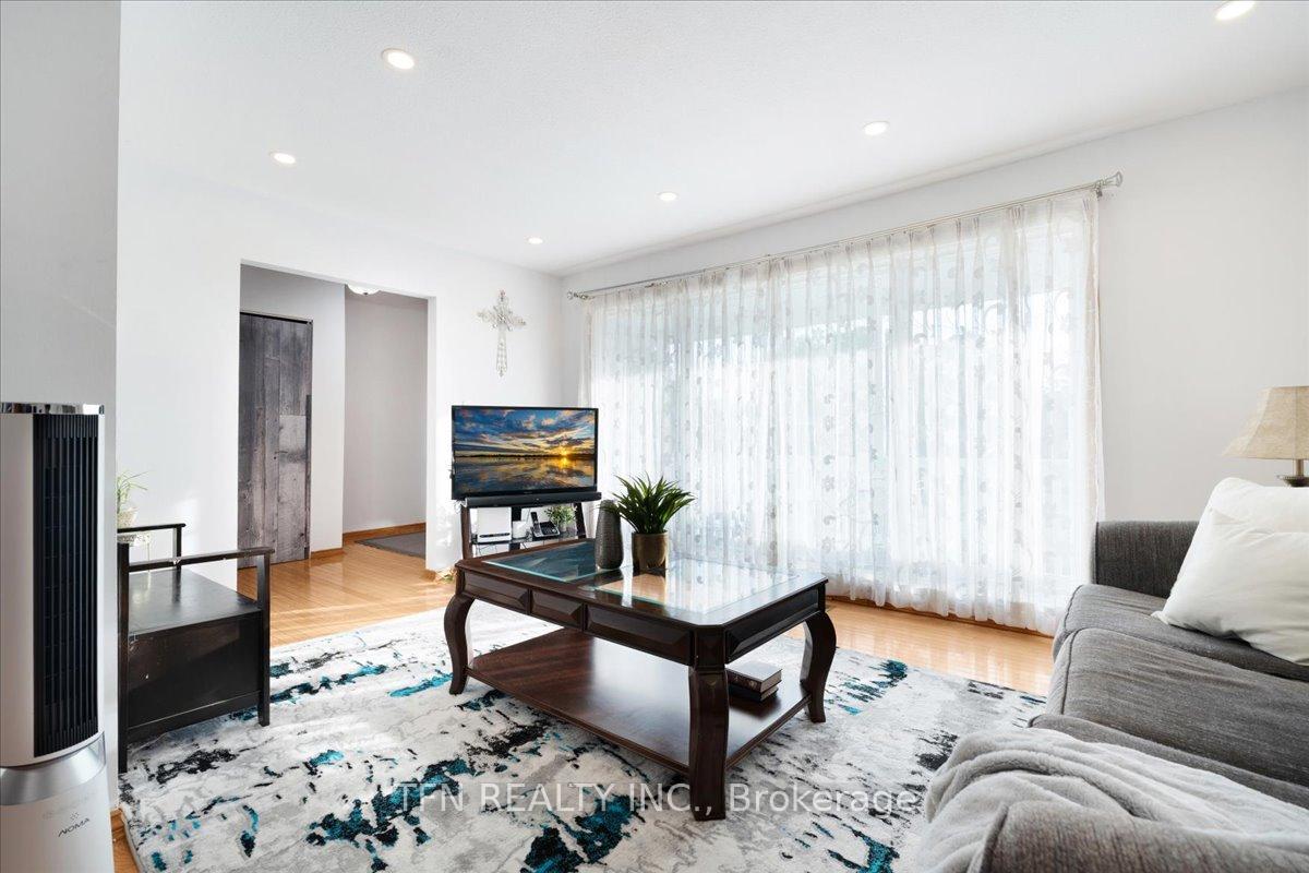 Photo 9 of 6440 Pitton Road, Niagara Falls, West Wood — HOMEH