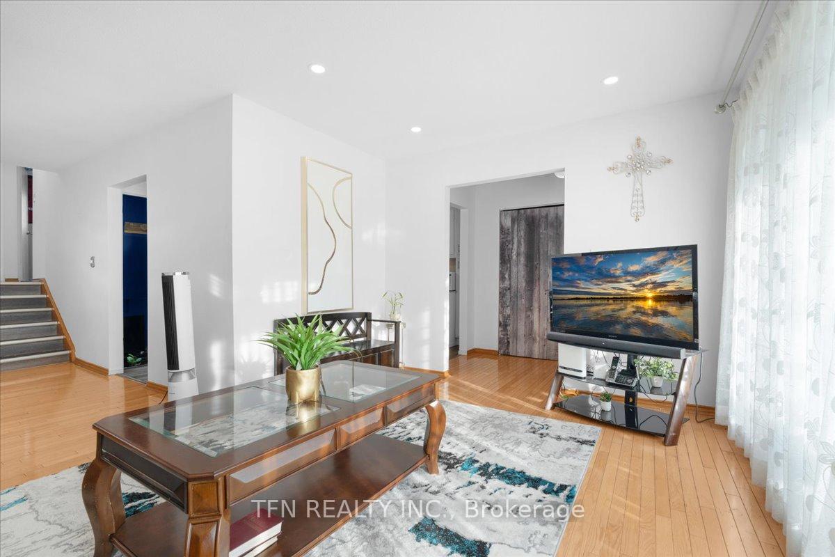 Photo 10 of 6440 Pitton Road, Niagara Falls, West Wood — HOMEH