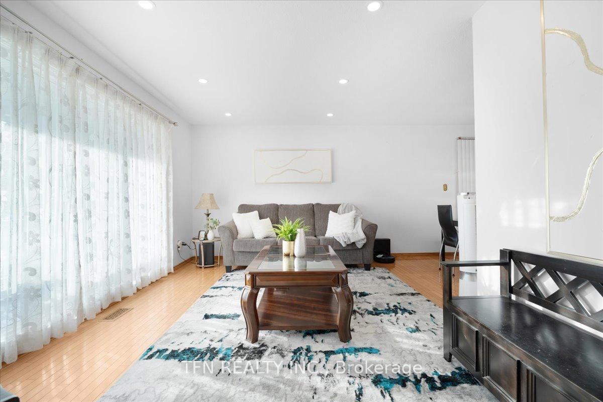 Photo 11 of 6440 Pitton Road, Niagara Falls, West Wood — HOMEH