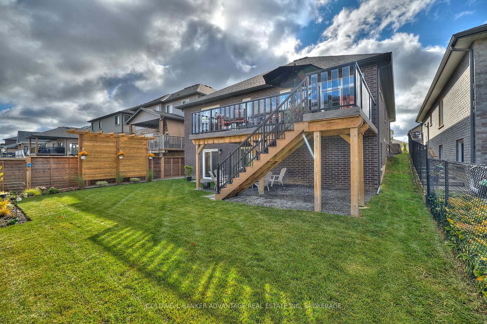 Photo 35 of 76 Bergenstein Crescent, Pelham, Fonthill — HOMEH
