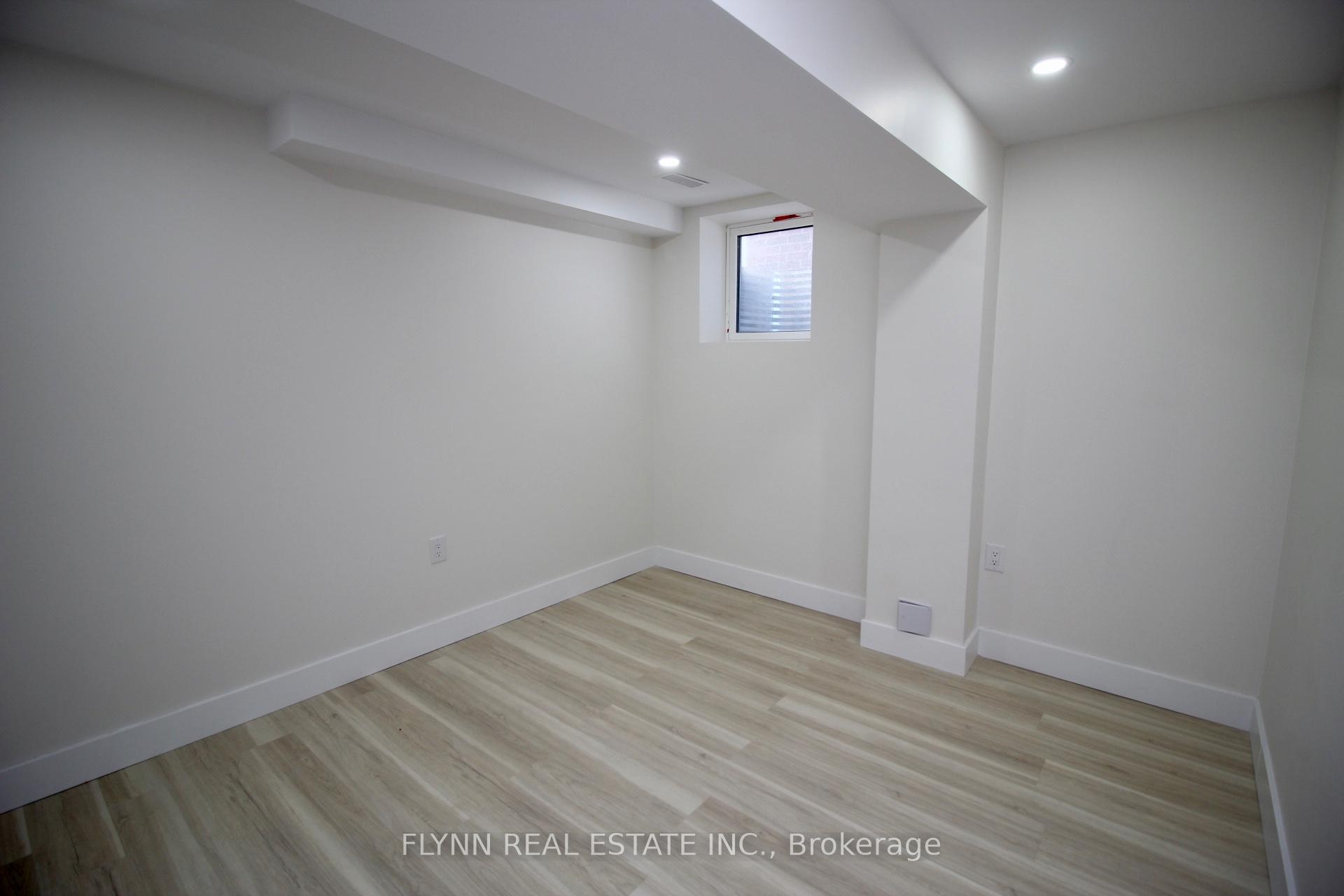 Photo 6 of Unit 2, 7779 Buckeye Crescent, Niagara Falls, Brown — HOMEH