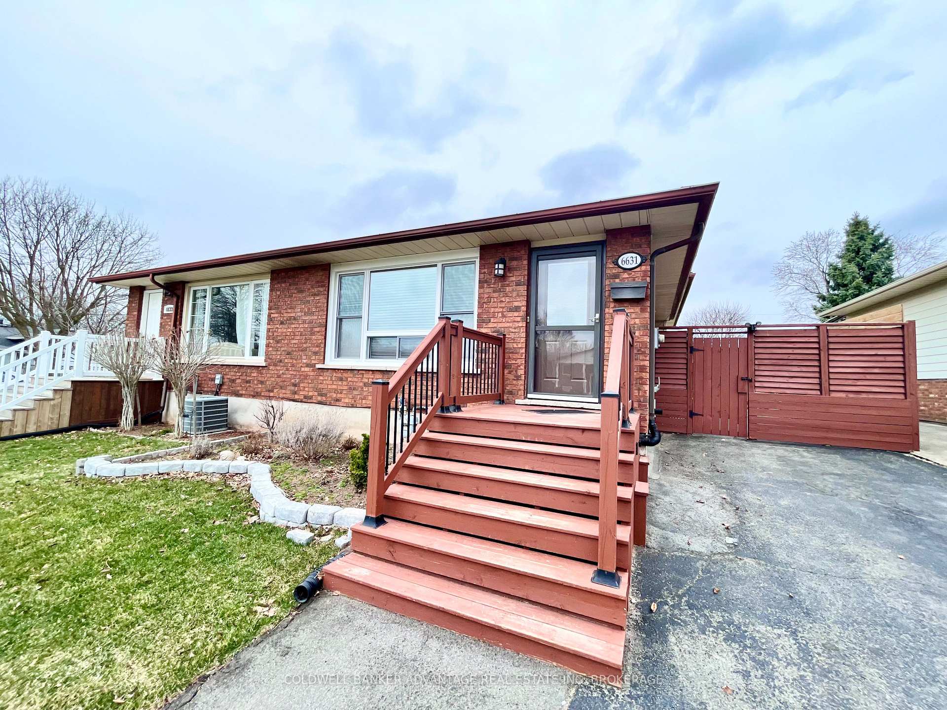 Photo 1 of 6631 Dawson Street, Niagara Falls, Morrison — HOMEH