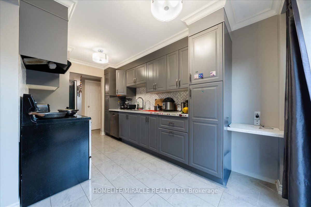 Photo 12 of 613 Galloway Crescent, Mississauga, Creditview — HOMEH