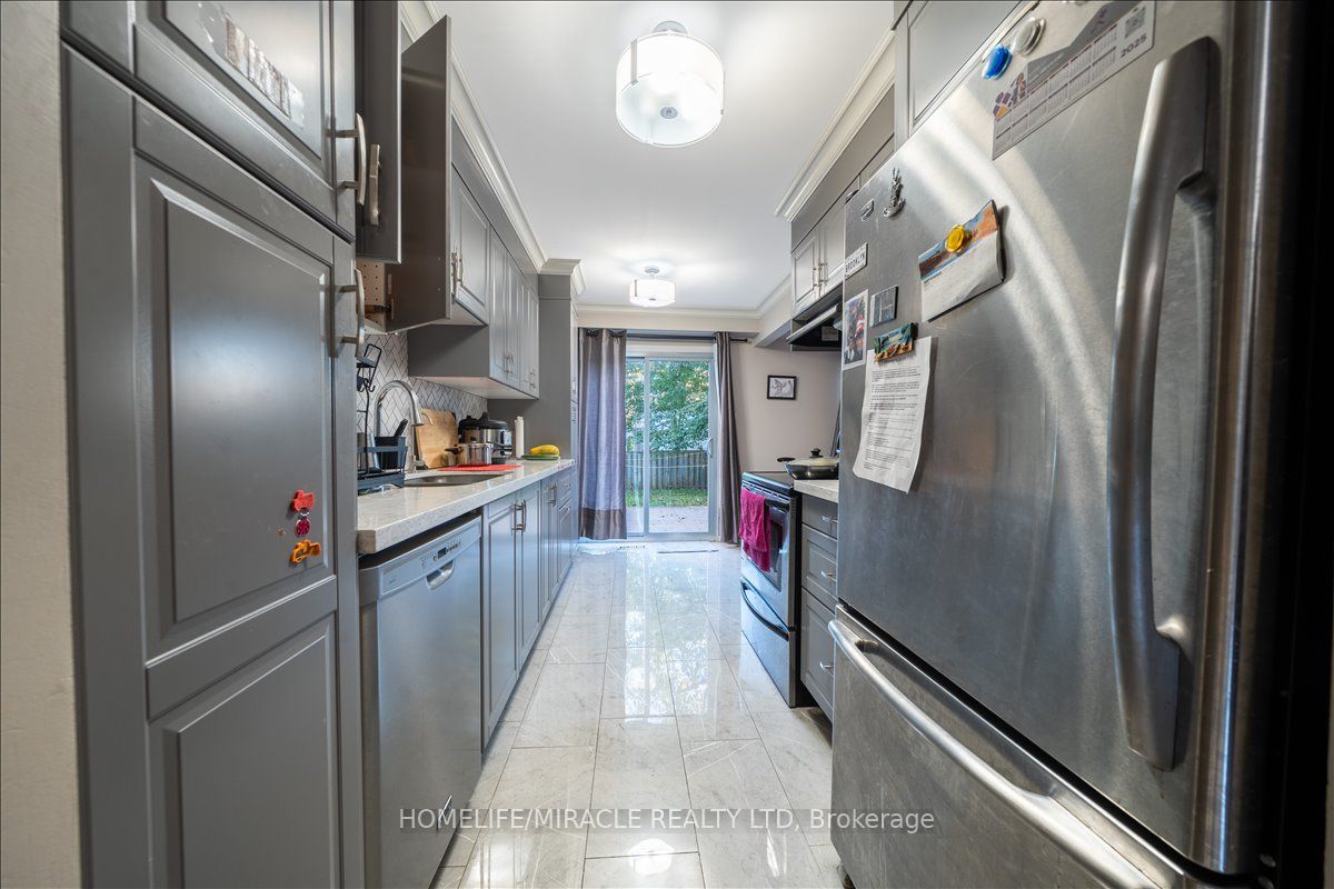 Photo 10 of 613 Galloway Crescent, Mississauga, Creditview — HOMEH