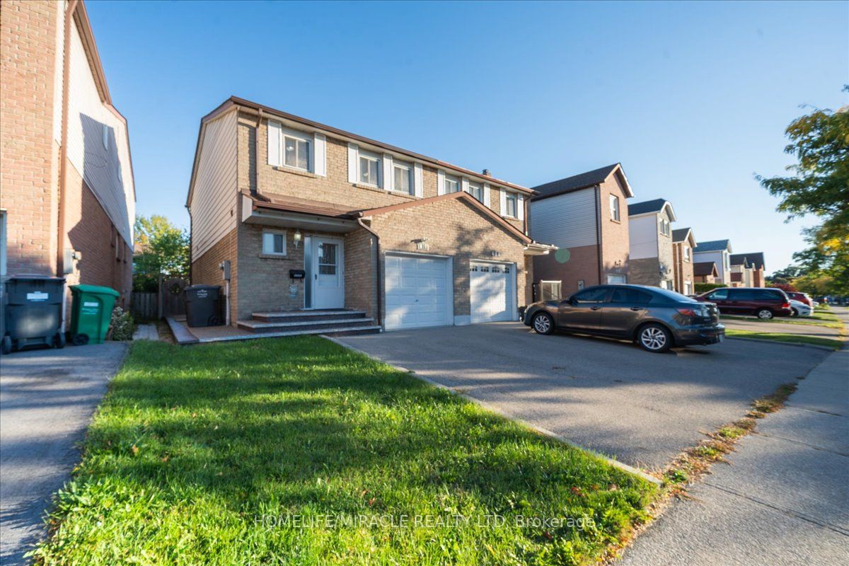 Photo 4 of 613 Galloway Crescent, Mississauga, Creditview — HOMEH
