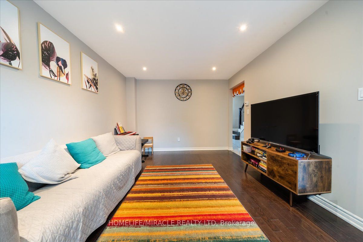 Photo 18 of 613 Galloway Crescent, Mississauga, Creditview — HOMEH