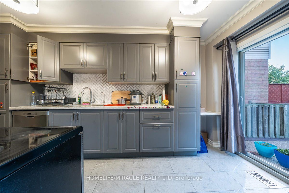 Photo 11 of 613 Galloway Crescent, Mississauga, Creditview — HOMEH