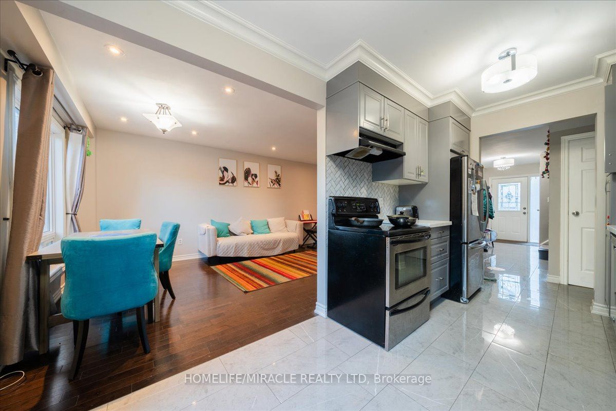 Photo 14 of 613 Galloway Crescent, Mississauga, Creditview — HOMEH