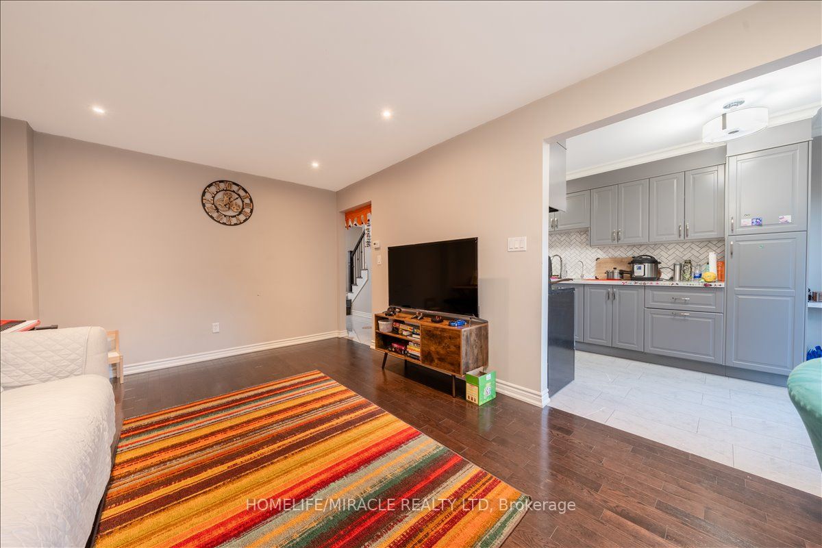 Photo 17 of 613 Galloway Crescent, Mississauga, Creditview — HOMEH
