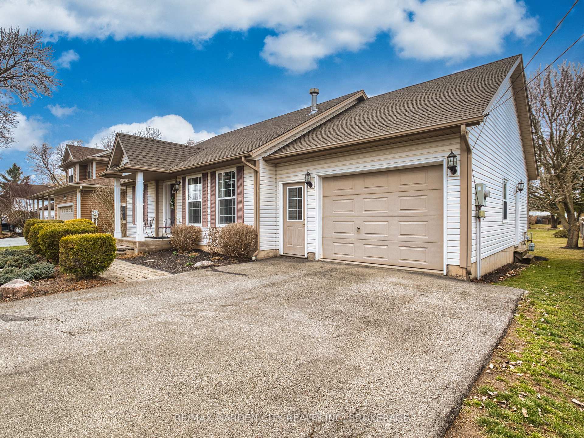 Photo 4 of 785 Foss Road, Pelham, Fenwick — HOMEH