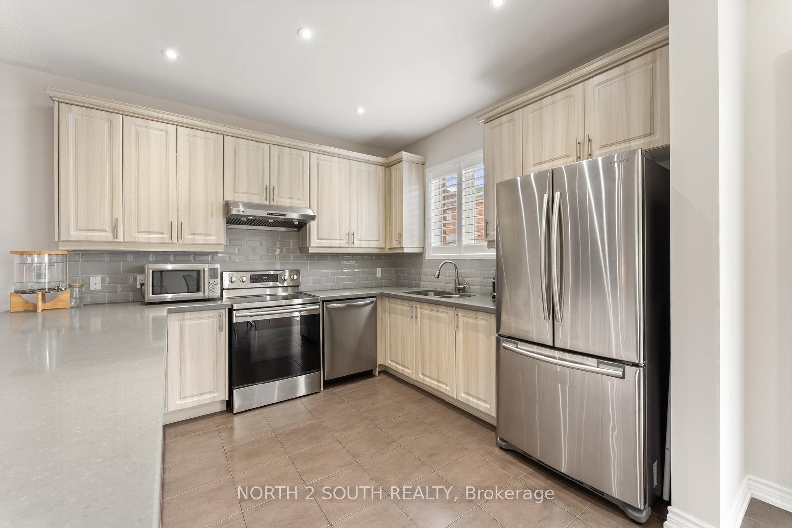 Photo 15 of 722 Farmstead Drive, Milton, Willmott — HOMEH