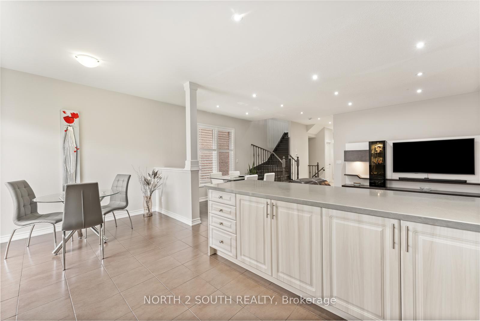 Photo 28 of 722 Farmstead Drive, Milton, Willmott — HOMEH