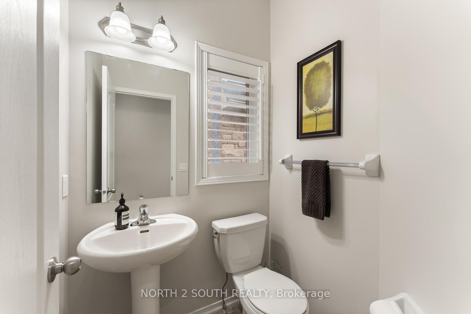 Photo 10 of 722 Farmstead Drive, Milton, Willmott — HOMEH