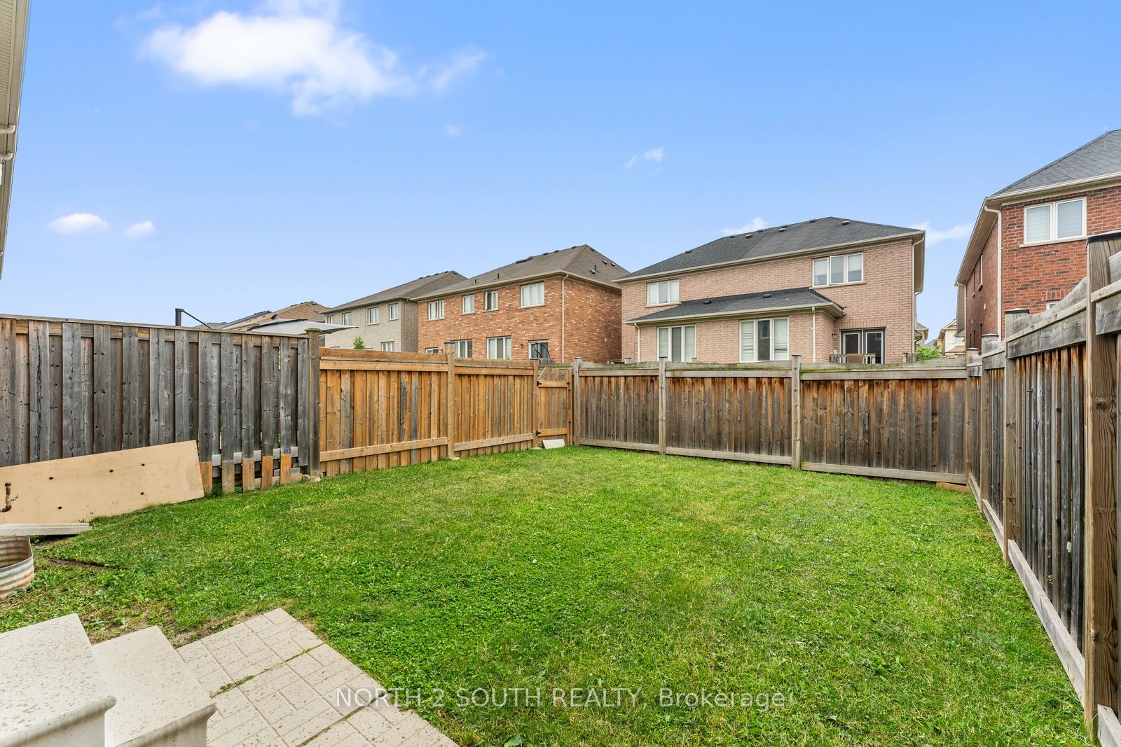 Photo 21 of 722 Farmstead Drive, Milton, Willmott — HOMEH