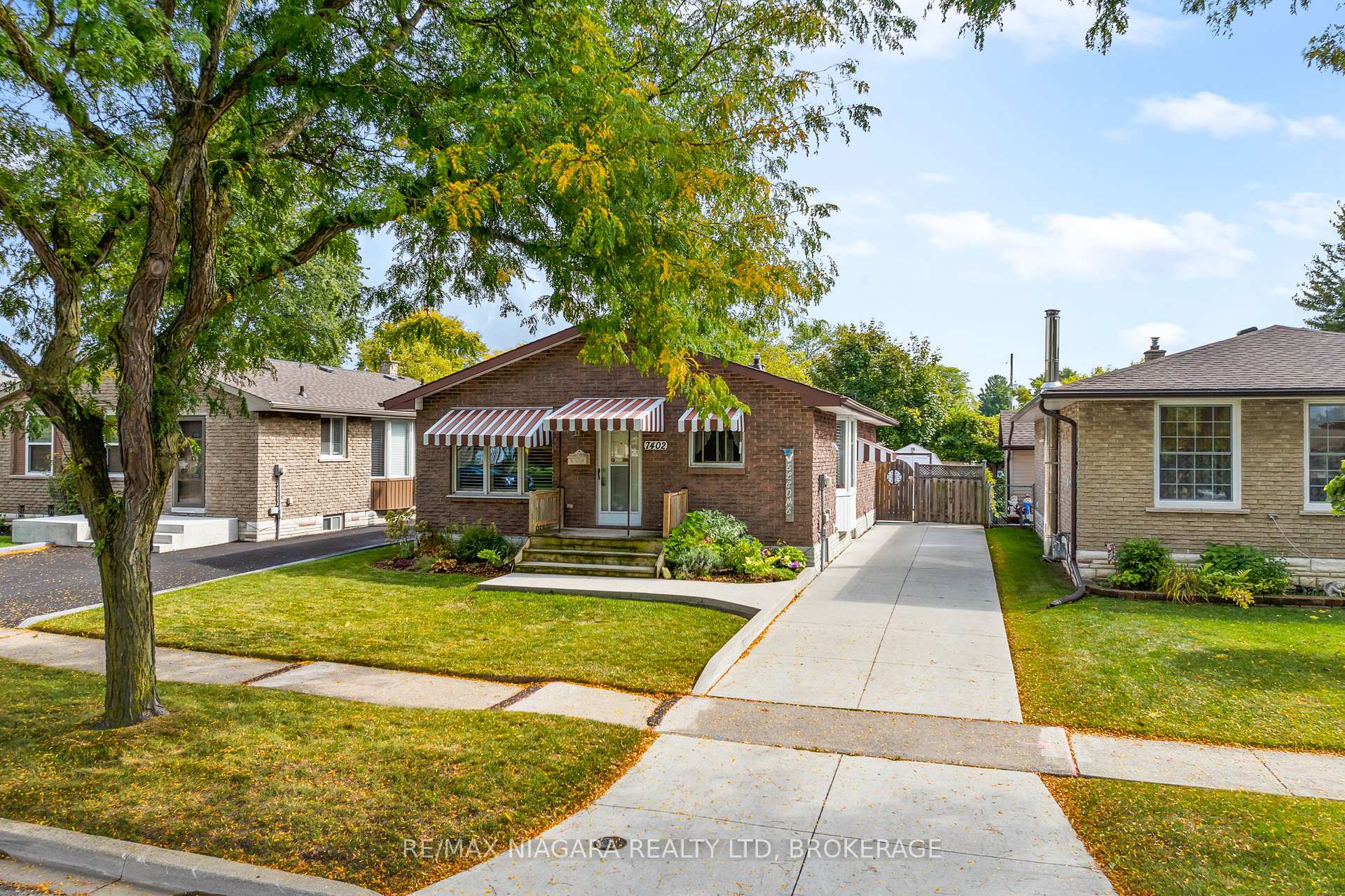 Photo 2 of 7402 Sunhaven Drive, Niagara Falls, Marineland — HOMEH
