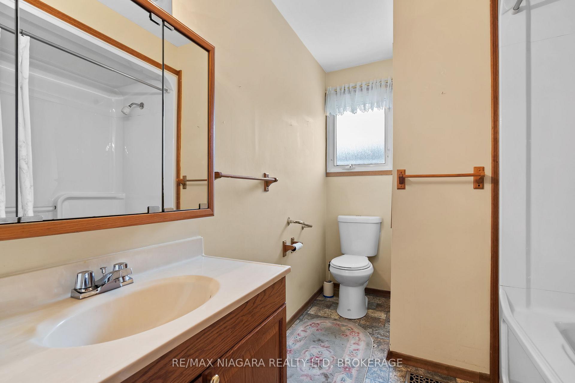 Photo 12 of 7402 Sunhaven Drive, Niagara Falls, Marineland — HOMEH
