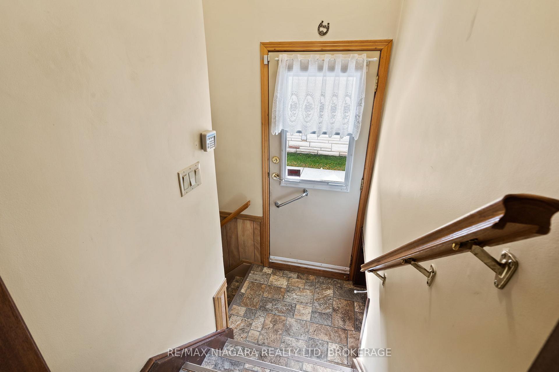 Photo 14 of 7402 Sunhaven Drive, Niagara Falls, Marineland — HOMEH