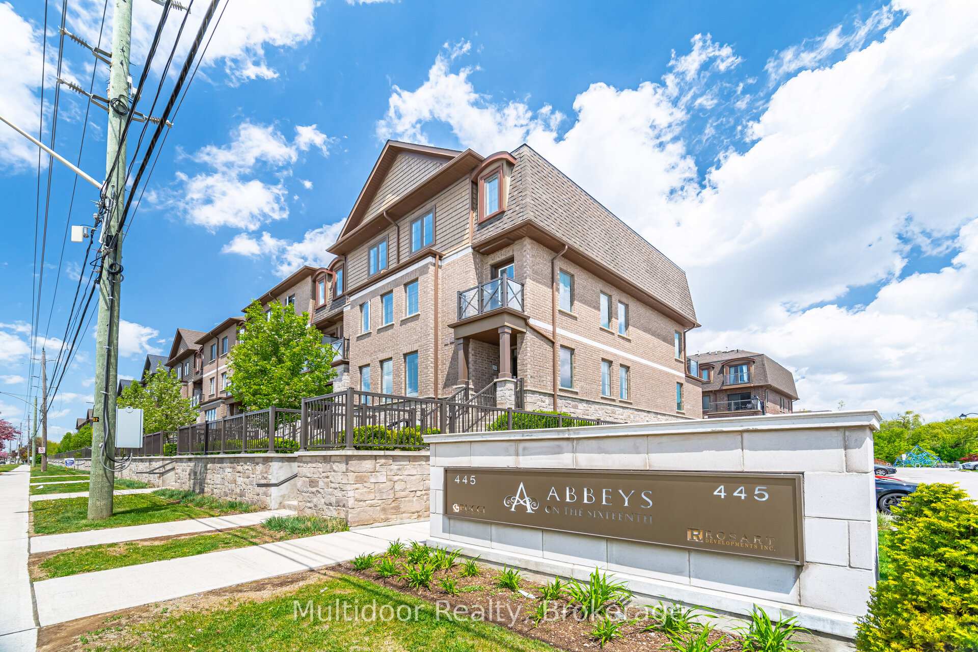 Front of Unit 52, 445 Ontario Street S