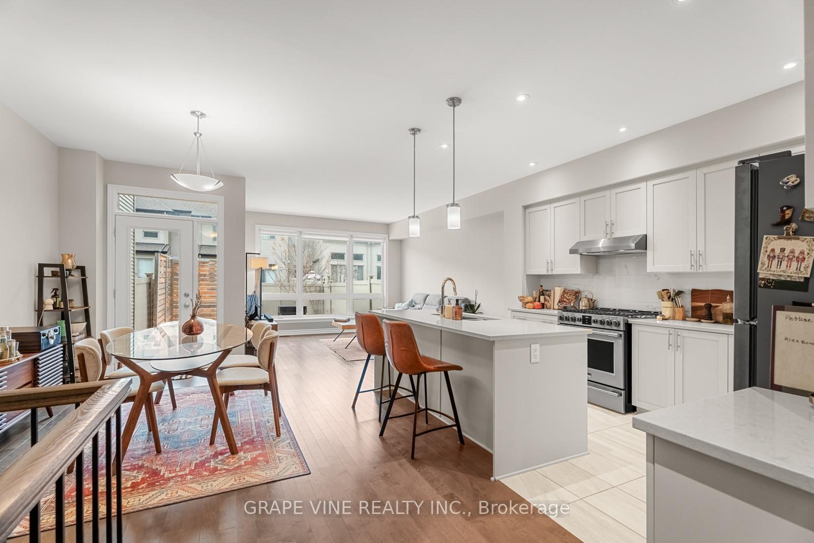 Photo 6 of 261 Shinleaf Crescent, Ottawa, Mer Bleue/Bradley Estates/Anderson Park — HOMEH