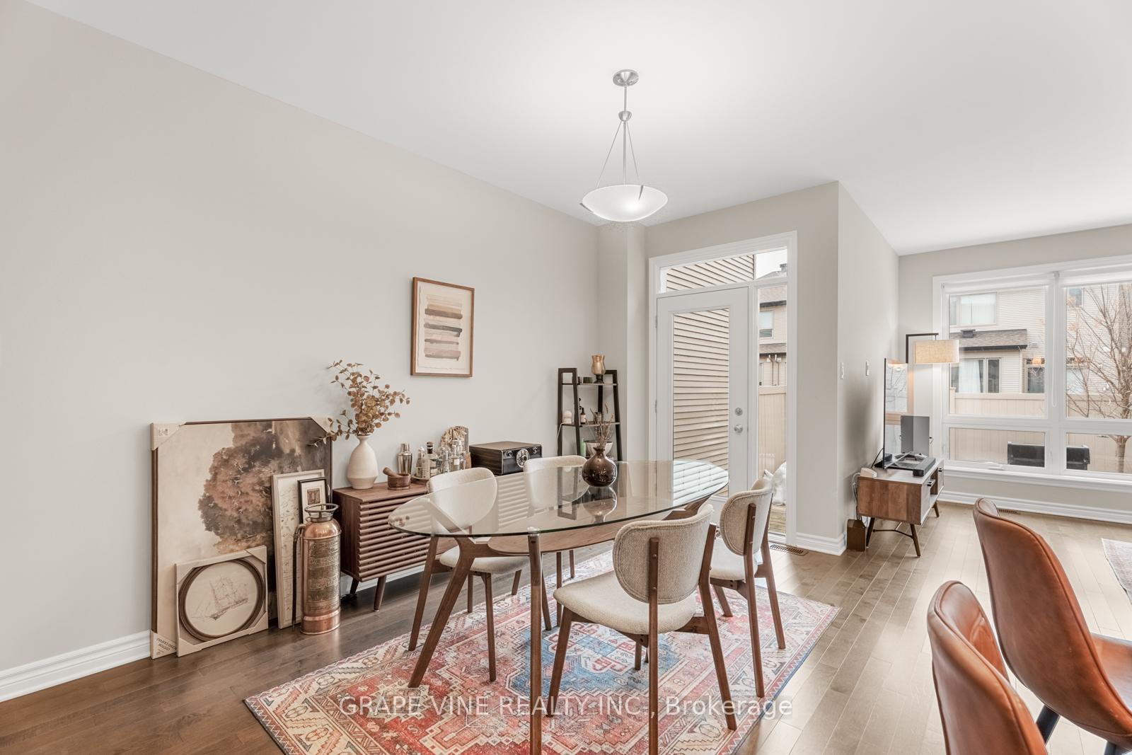 Photo 9 of 261 Shinleaf Crescent, Ottawa, Mer Bleue/Bradley Estates/Anderson Park — HOMEH