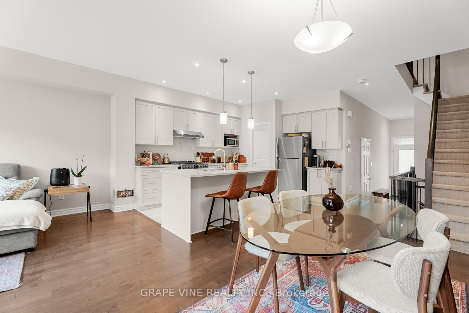 Photo 10 of 261 Shinleaf Crescent, Ottawa, Mer Bleue/Bradley Estates/Anderson Park — HOMEH