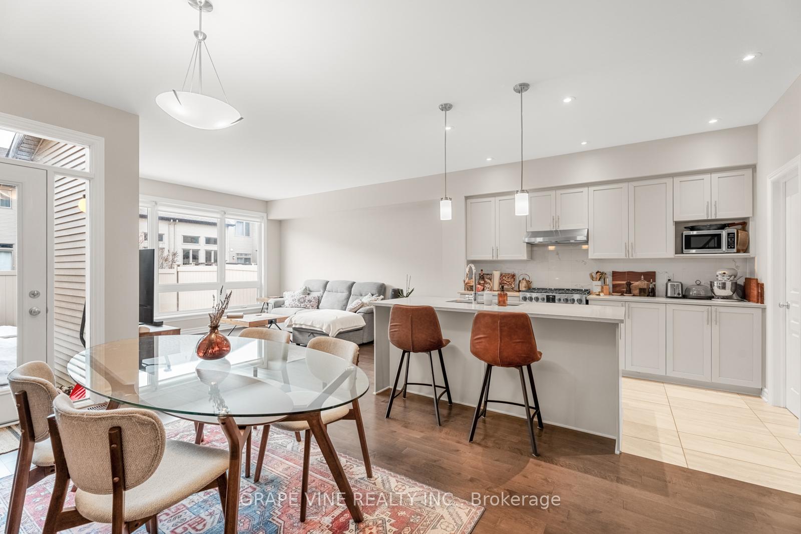 Photo 12 of 261 Shinleaf Crescent, Ottawa, Mer Bleue/Bradley Estates/Anderson Park — HOMEH