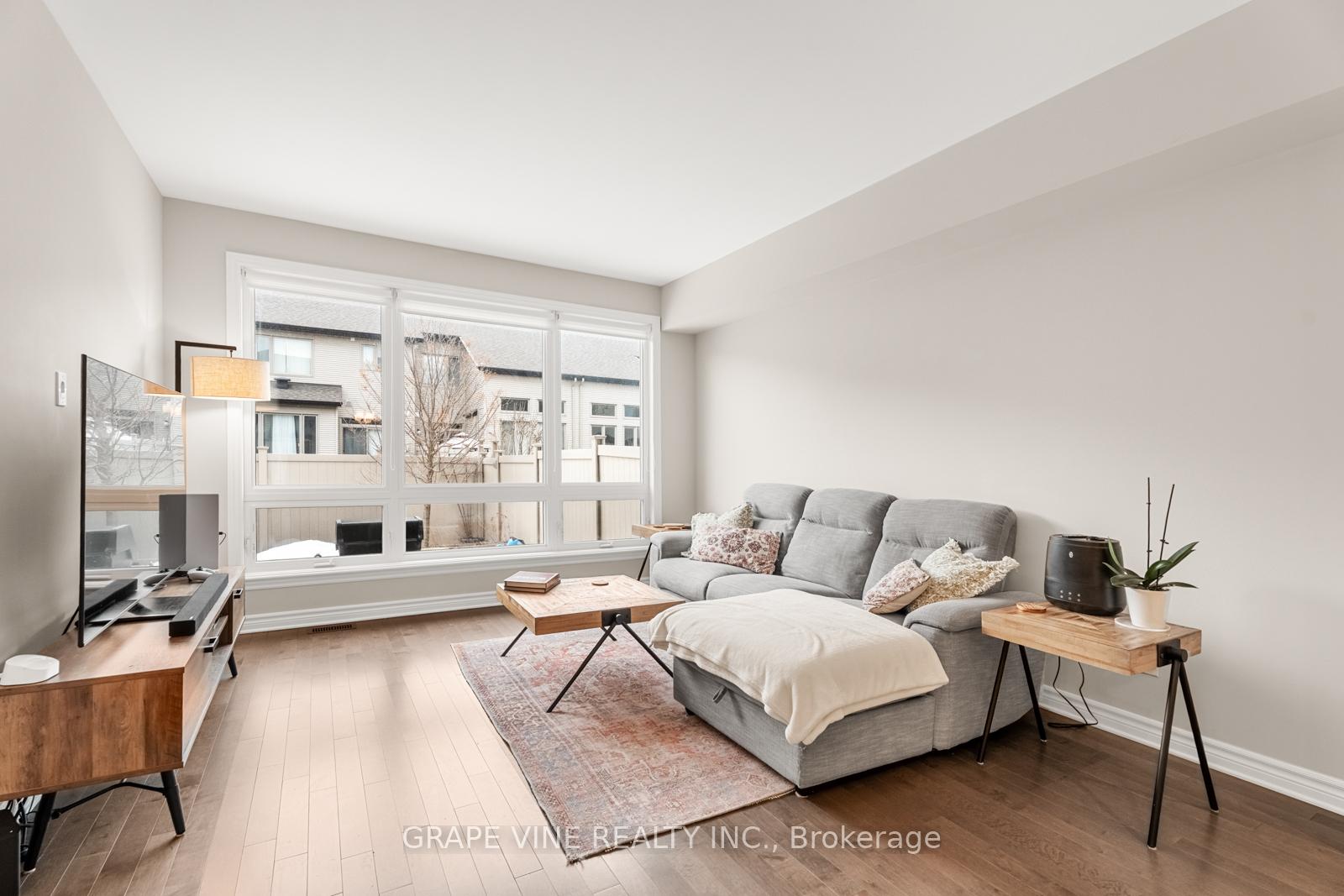 Photo 13 of 261 Shinleaf Crescent, Ottawa, Mer Bleue/Bradley Estates/Anderson Park — HOMEH
