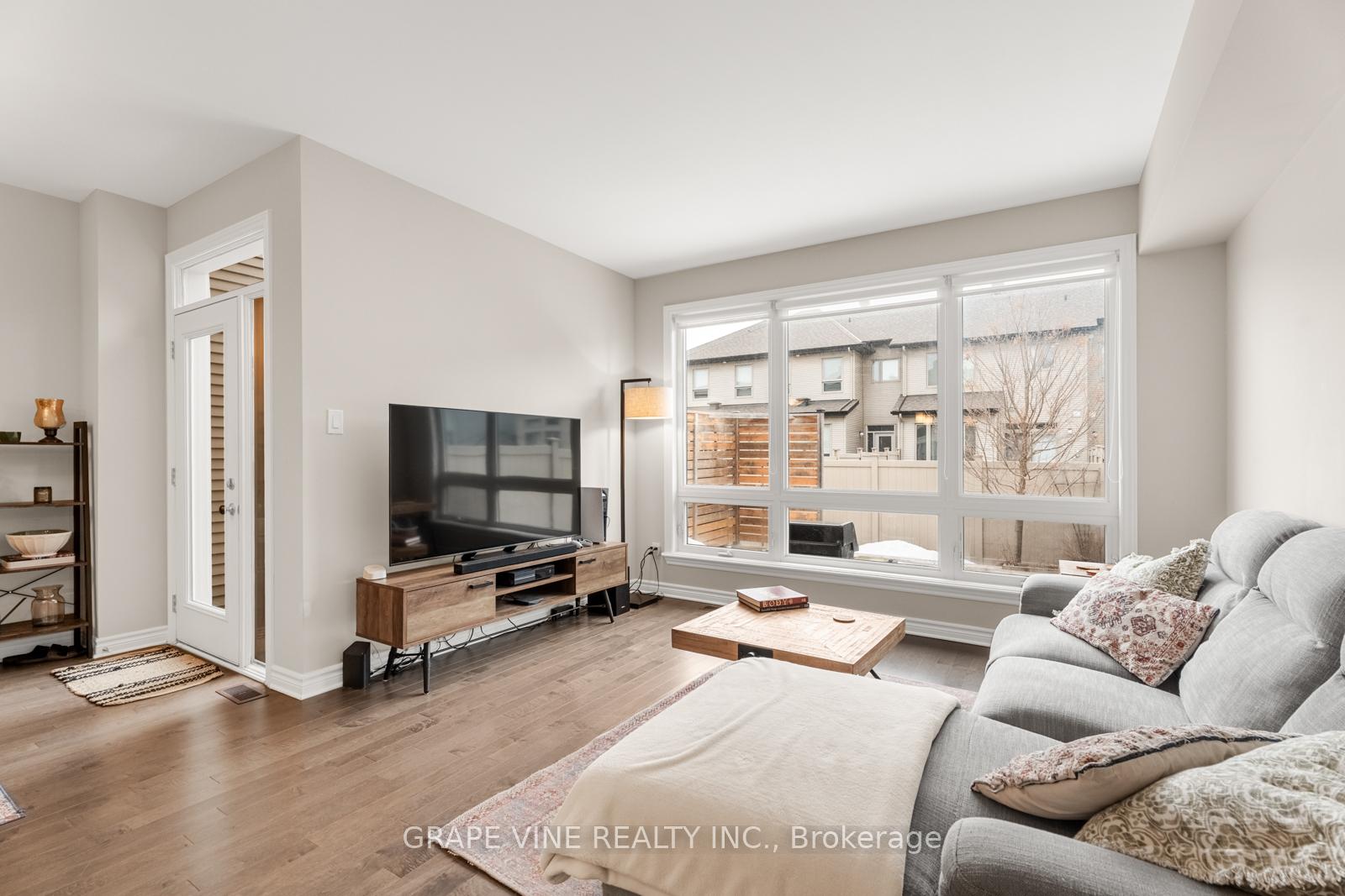 Photo 14 of 261 Shinleaf Crescent, Ottawa, Mer Bleue/Bradley Estates/Anderson Park — HOMEH