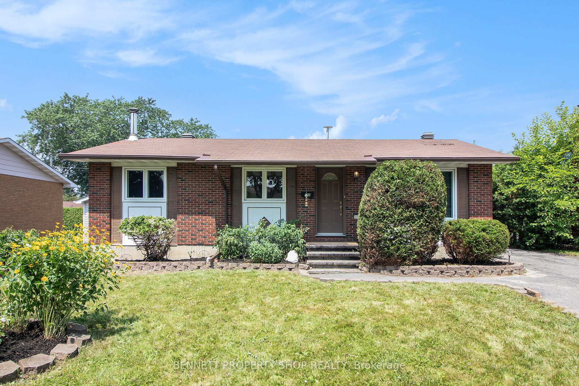 Front of 303 Gleneagles Avenue