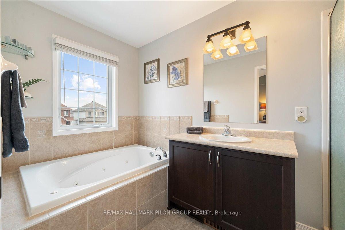 Photo 14 of 327 Saddleridge Drive, Ottawa, Mer Bleue/Bradley Estates/Anderson Park — HOMEH