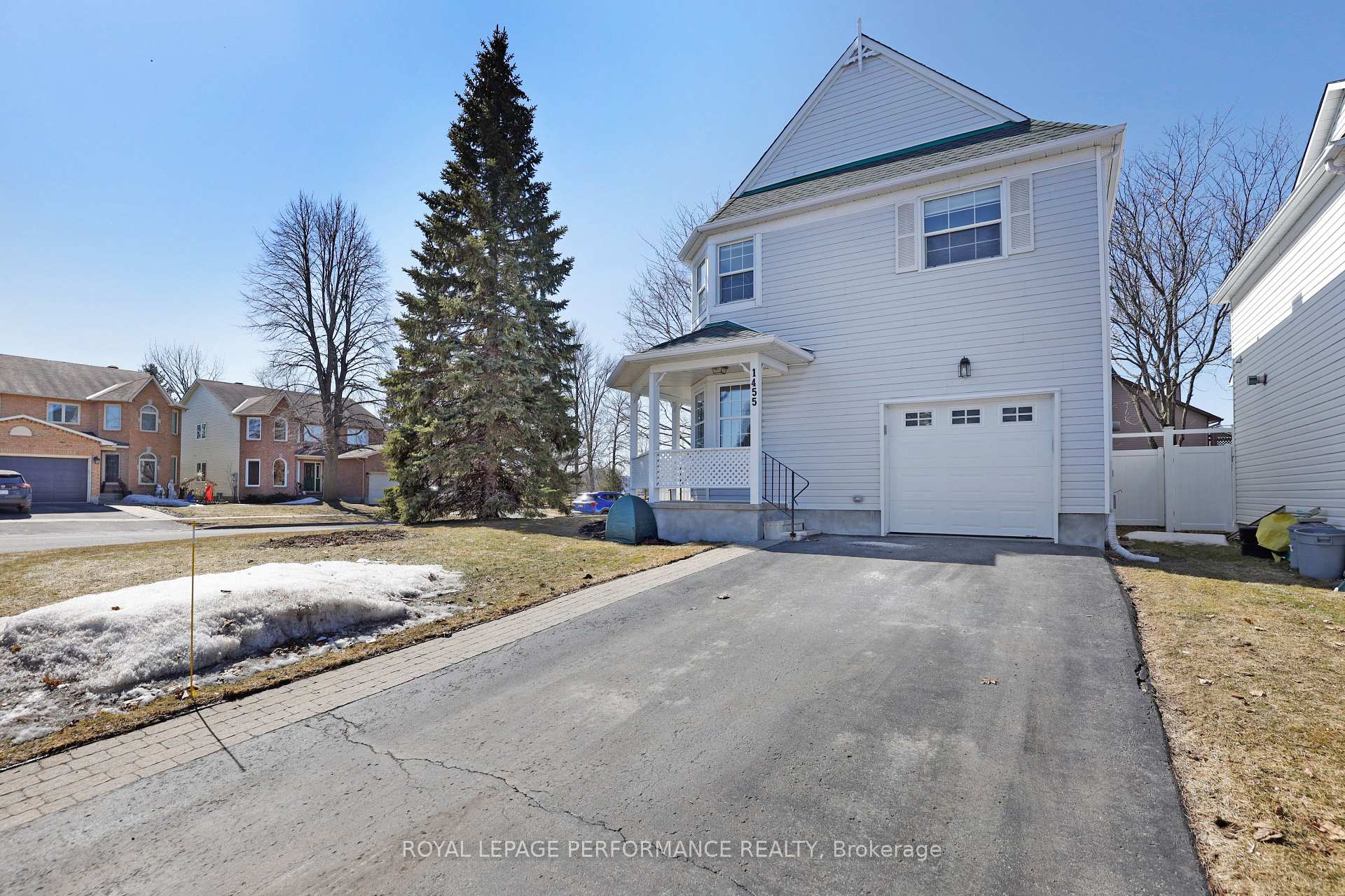 Photo 3 of 1455 Michaelsem Street, Ottawa, Chateauneuf — HOMEH