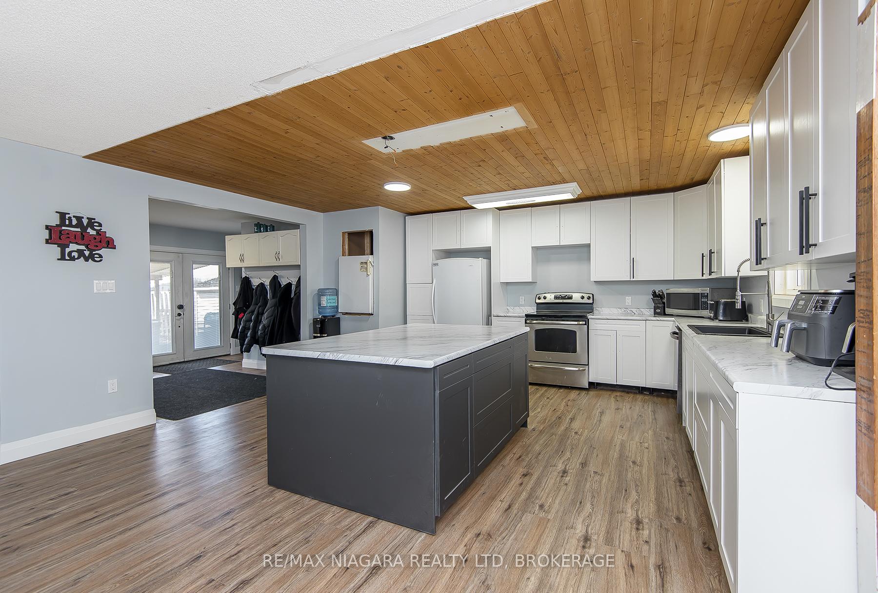 Photo 9 of 4530 Marshall Road, Niagara Falls, Lyons Creek — HOMEH