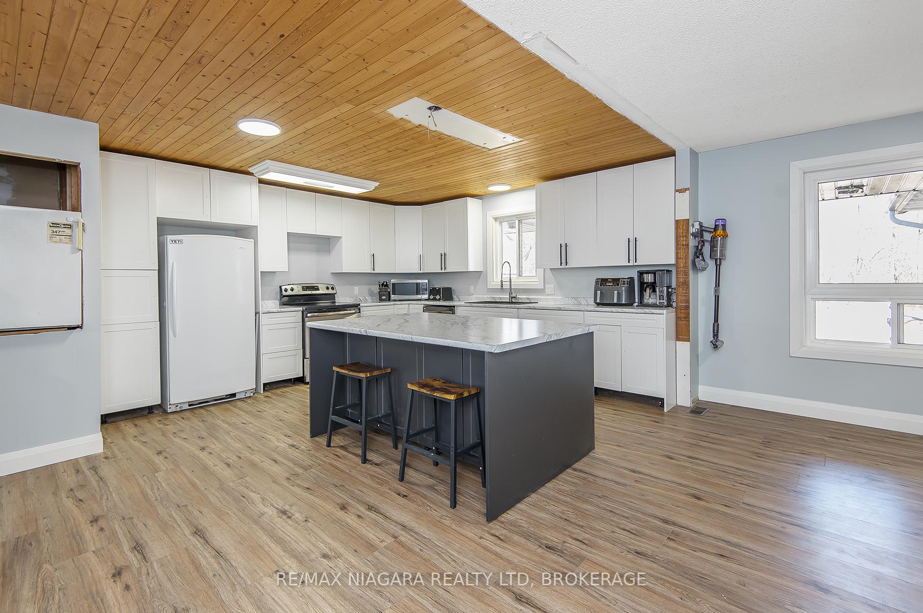 Photo 10 of 4530 Marshall Road, Niagara Falls, Lyons Creek — HOMEH