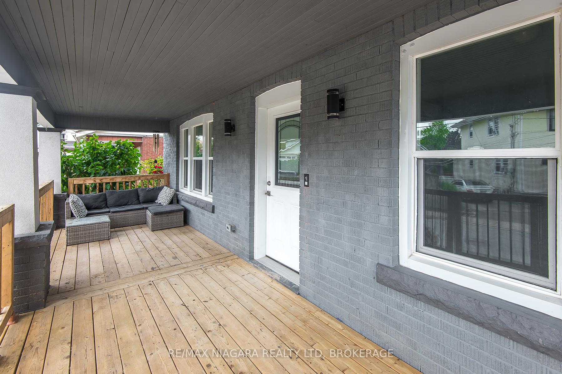 Photo 5 of 4607 Nelson Crescent, Niagara Falls, Downtown — HOMEH